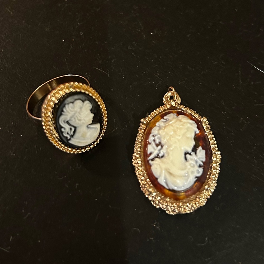 Victorian ring & necklace pendant Cameo Jewelry Set vintage